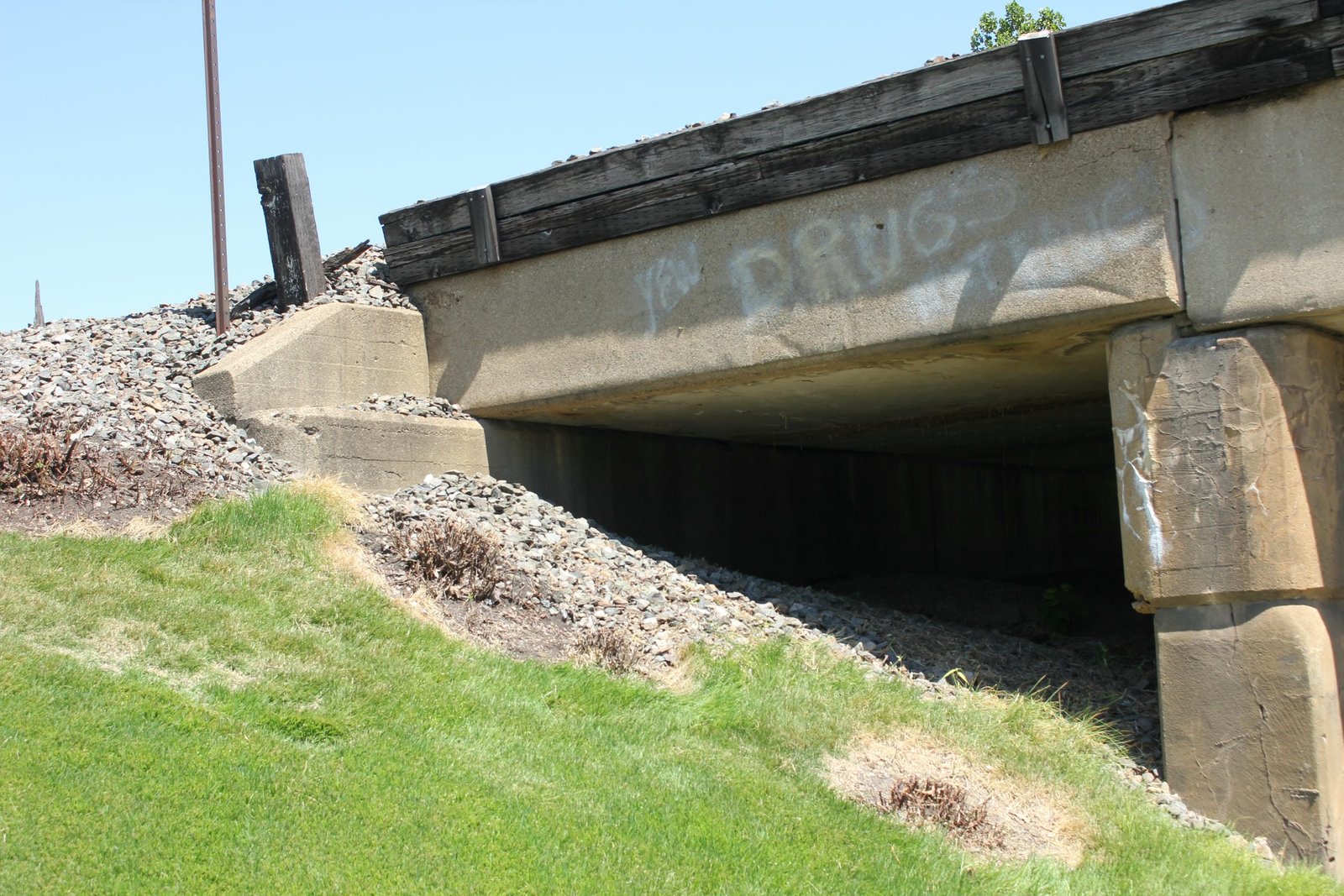 South abutment